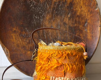 TULU kilim bucket bag with leather handles, vintage ethnic bag with shoulder straps, wool basket bag closed in tobacco bag