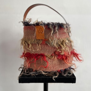 TULU kilim bucket bag with leather handles, vintage ethnic bag with handles on shoulder strap, wool basket bag closed in tobacco bag