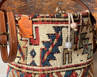 TULU kilim bucket bag with leather handles, vintage ethnic bag with shoulder straps, wool basket bag closed in tobacco bag