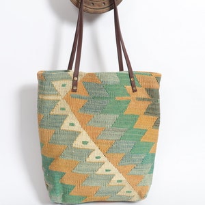 Bolso turco kilim vintage 40x38x10 cm con asas de cuero de 75 cm  ,kilim bolso de alfombra, bolso tote bolso de hombro kilim hecho a mano