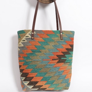 Bolso kilim turco 40x38x10 cm con asas de cuero de 75 cm  , bolso tote, bolso bandolera bolso de hombro hecho  a mano bolso de hombro kilim
