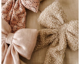 Handmade Fabric Bows Decorations. Neutral, Blush pink Tones. Girls Bedroom Accessories. Baby, Toddler Bows. Soft Bows for Neutral Nursery.