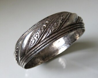 Vintage Silver Tribal Bangle Mid Century Berber Bedouin Tuareg 96.5 grams