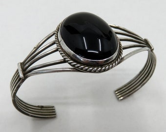 Vintage Sterling Silver Navajo Zuni Onyx Bangle Cuff Bracelet 17 grams signed by the artisan Linda Eustace