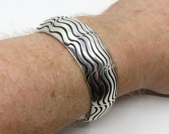 Vintage Sterling Silver 980 Grade Taxco Mexican Stamped Wavy Lines Bangle Cuff 66.5 grams by the artisan Rubi Ramirez