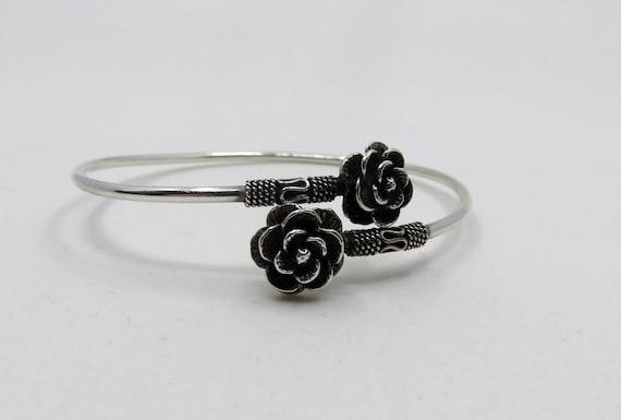 Vintage Rajasthani Sterling Silver Flower Bracelet Vintage Rajasthani Sterling Silver Flower Bracelet