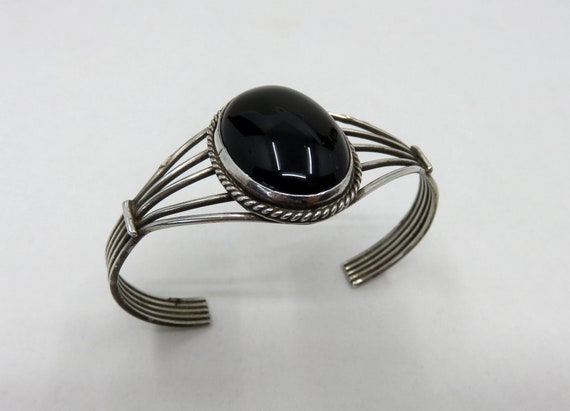 Vintage Sterling Silver Navajo Zuni Onyx Bangle Cuff Bracelet 17 grams signed by the artisan Linda Eustace