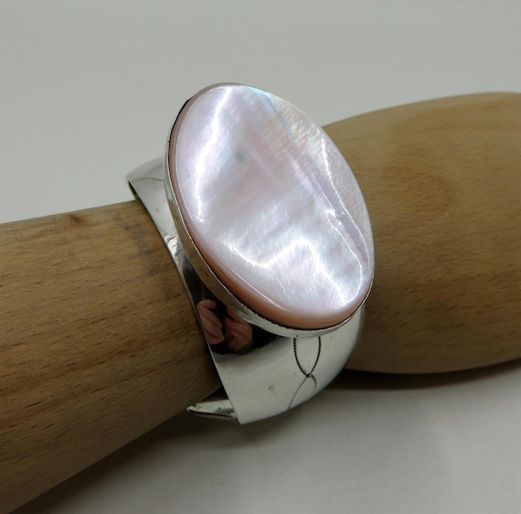 Vintage Sterling Silver Navajo Huge Oval Mother Of Pearl Bangle Cuff 90.4 grams Old Pawn