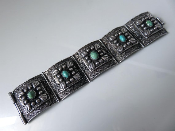Vintage Rajasthan Indian Silver Turquoise Repousse Bracelet Cuff - 64.5 grams 7" Length