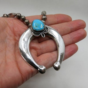 Collar con colgante vintage de plata de ley turquesa navajo, toba fundida en arena, Naja, 63 cm de largo, 82 gramos