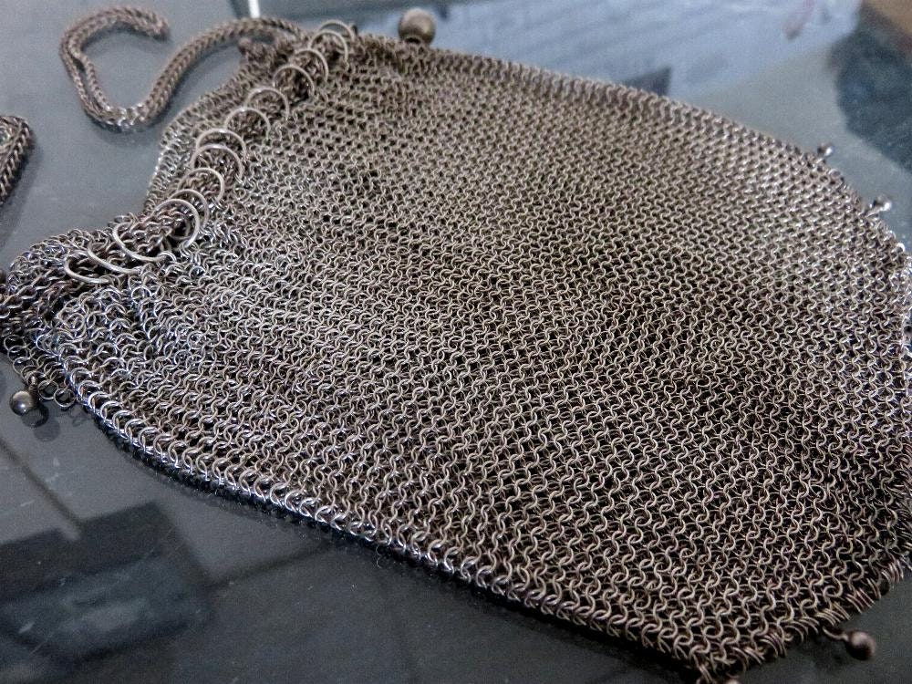 VINTAGE LEWIS IMPORTS SILVER CHAIN MESH PURSE