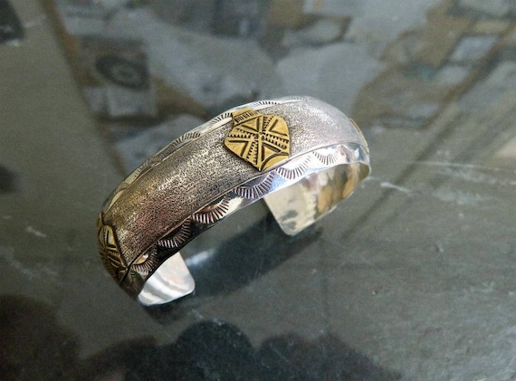 Vintage Sterling Silver Navajo Storyteller Bangle Cuff by artisan Emma Romancito 20.2 grams