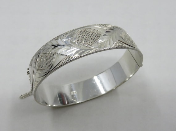 Vintage Sterling Silver Hinged Floral Engraved Bangle Bracelet Cuff 1973 Birmingham 35.5 grams