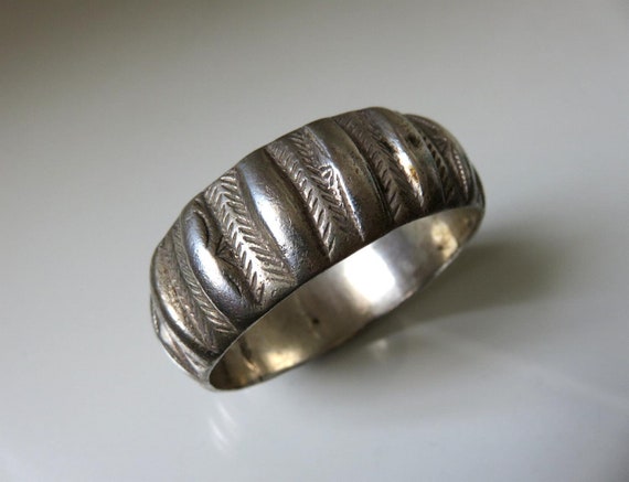 Vintage Silver Tribal Bangle Bracelet Cuff Mid Century Berber Bedouin Tuareg 109.5 grams