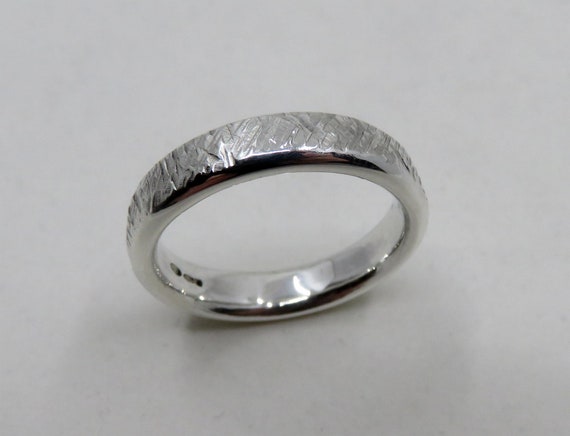 Solid 9ct White Gold Textured Heavy 5mm Oval Court Section Ring Wedding Band Engagement Ring