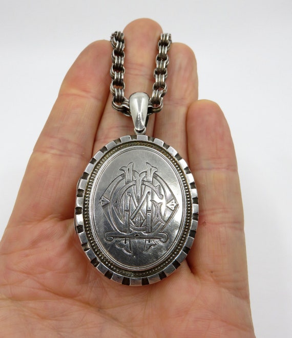 Vintage Victorian Solid Sterling Silver Book Chain Large Engraved Locket Pendant 18" length 32.5 grams