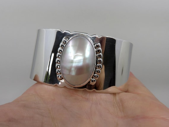 Vintage Sterling Silver Navajo Mother Of Pearl Bangle Cuff 44 grams signed by the artisan Gilo & Grace NAKAI