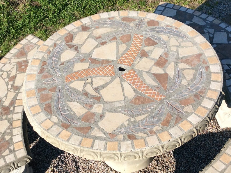 Patio Set Patio Table FREE SHIPPING Mosiac Table Palm Tree Outdoor Patio Table 42/'/' Round Concrete Table with Benches Outdoor Tables