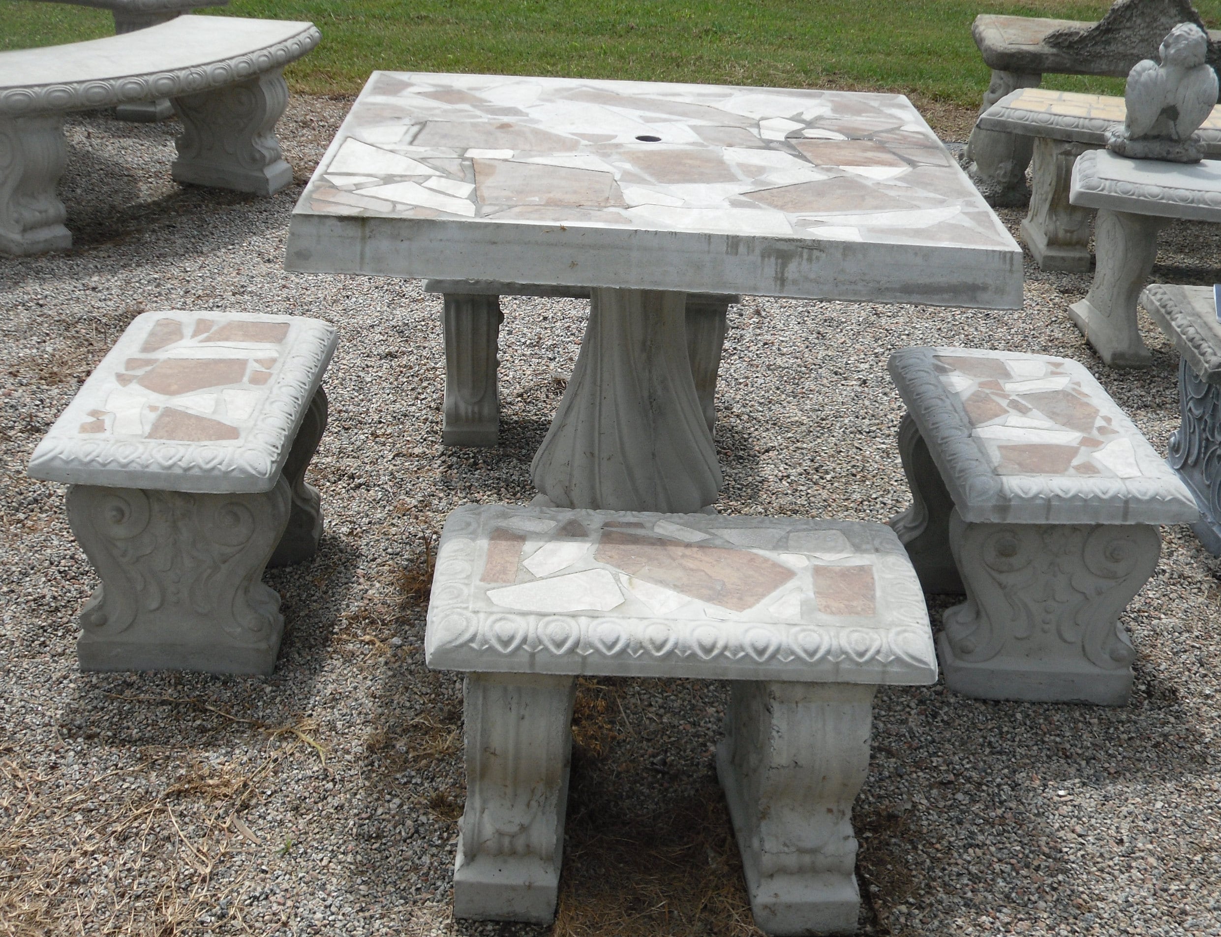 Mosaic Concrete Patio Table Set: 36\, image size:2482x1904