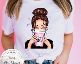 Camiseta Brunette Boss Babe: Coque Desarrumado, Copo Rosa