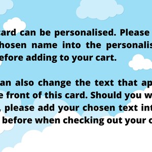 Peut inclure: Un fond bleu et blanc illustr&eacute; avec du texte qui dit : "Cette carte peut &ecirc;tre personnalis&eacute;e. Veuillez entrer le nom choisi dans la case de personnalisation avant de l'ajouter &agrave; votre panier. Vous pouvez &eacute;galement modifier le texte qui appara&icirc;t sur le devant de cette carte. Si vous souhaitez le faire, veuillez ajouter le texte choisi dans les notes avant de valider votre commande."