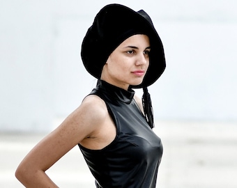 Avant Garde Hat, Black Wool Beret, Womens Hat with Tassel, Warm Winter Hat, Extravagant Hat, Wool Accessories,  Hipster Hat, Unique Gift