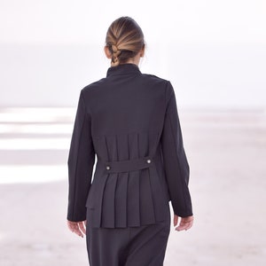 Zwarte wollen blazer, elegante blazer, pak blazer, extravagante blazer, geplooide blazer, kraag blazer, knop blazer, plus size kleding, kleding
