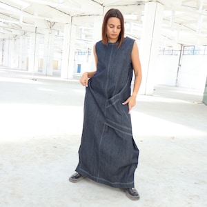 vintage denim shirt dress ALICE + OLIVIA - Lucy Mini in Sierra Collection: AW23 Bring Backs simply pool on a Blue Burnout Velvet Mini COLOR:AZURE