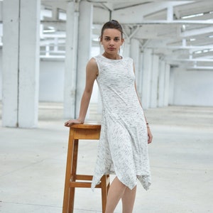 Sommerkleid, Asymmetrisches Kleid, Kleidung in Übergröße, Frauen Tank Kleid, Avantgarde Kleidung, Weißes Lockeres Kleid, Oversize Tunika Kleid