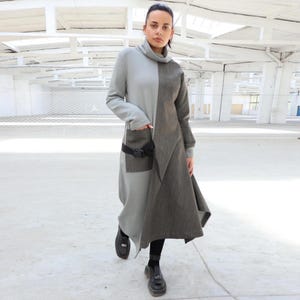 アバンギャルドなデニムマキシドレス、タートルネックドレス、華やかな秋冬ドレス、ツーカラードレス、アシンメトリーフレアドレス、デニムウェア