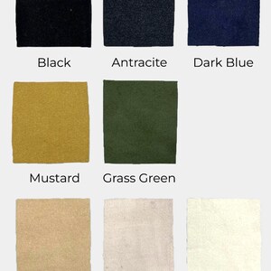 K&ouml;nnte beinhalten: Neun Stoffmuster in verschiedenen Farben: Schwarz, Anthrazit, Dunkelblau, Senf, Grasgr&uuml;n, Beige, Hellbeige und Wei&szlig;.