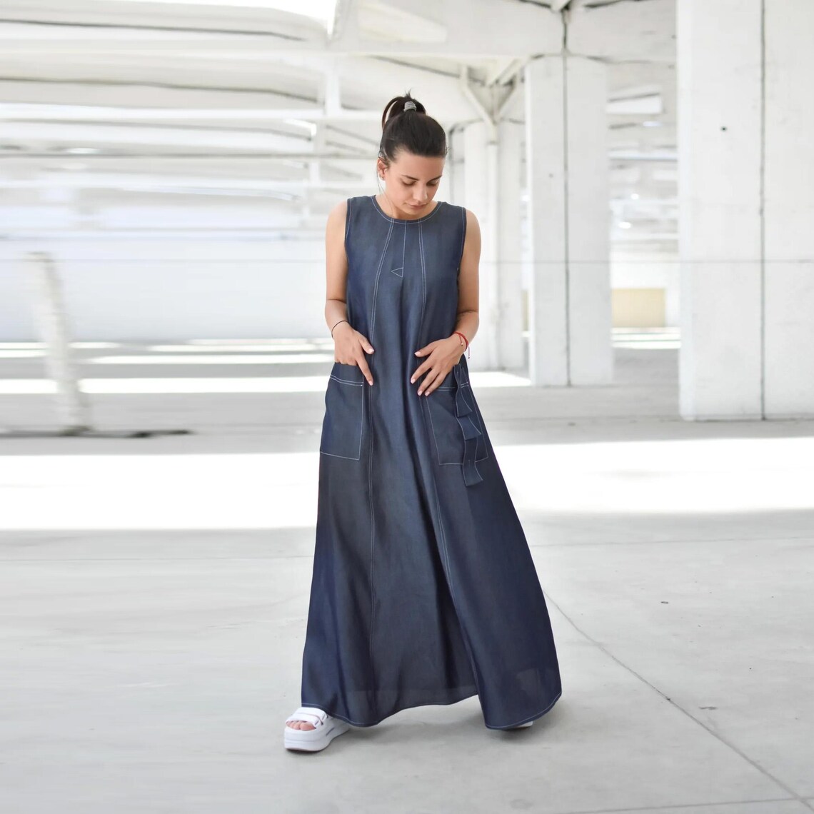 TrendAura Blue Denim Maxi Dress Open Back Slim Fit For Fashion Forward Women Spring Versatile main image 0