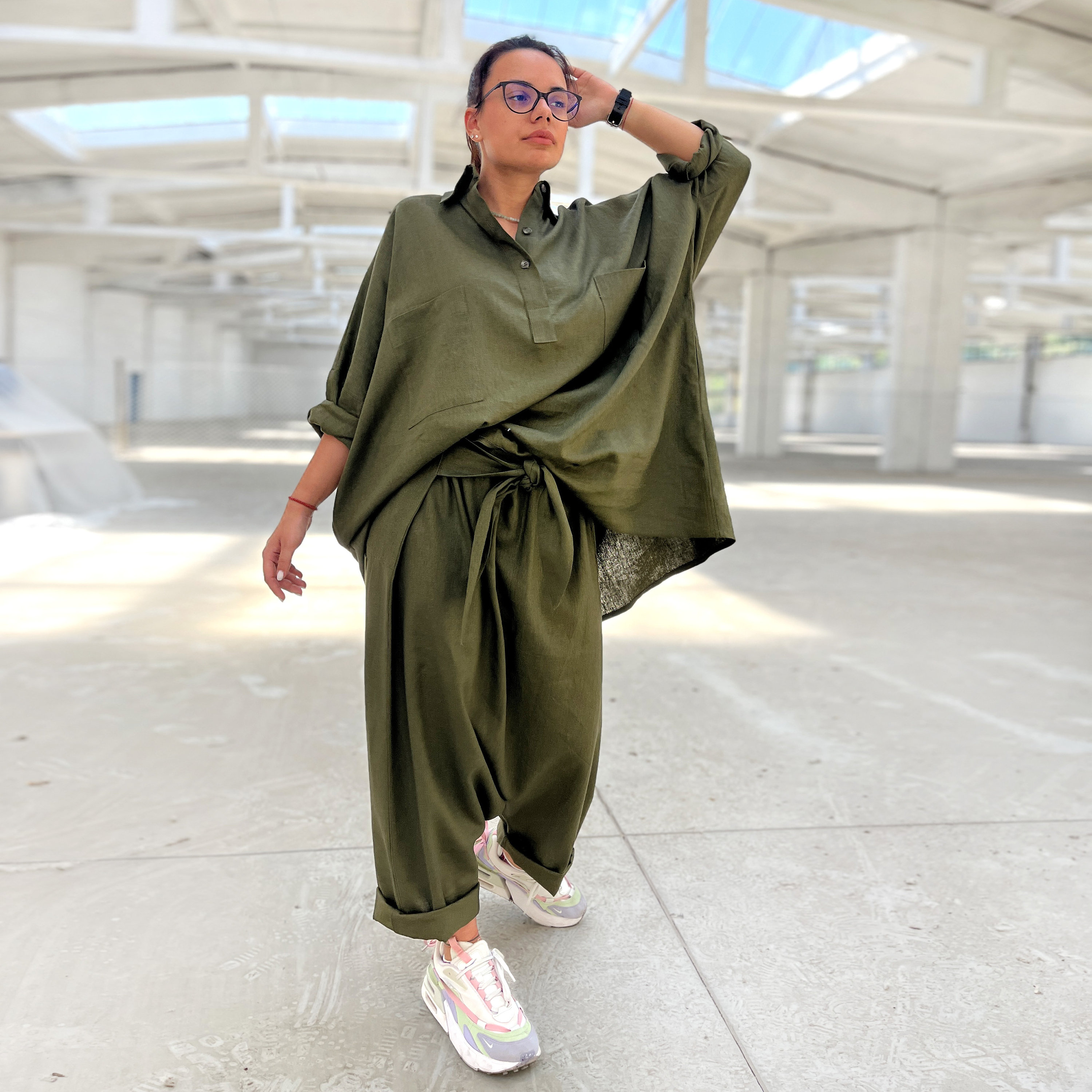 Co-Ord Set of Linen Oversized Shirt and Harem Pants in Dark Green, Long Voluminous Blouse, Drop Crotch Pants, Plus Size Outfit, Clothing Set