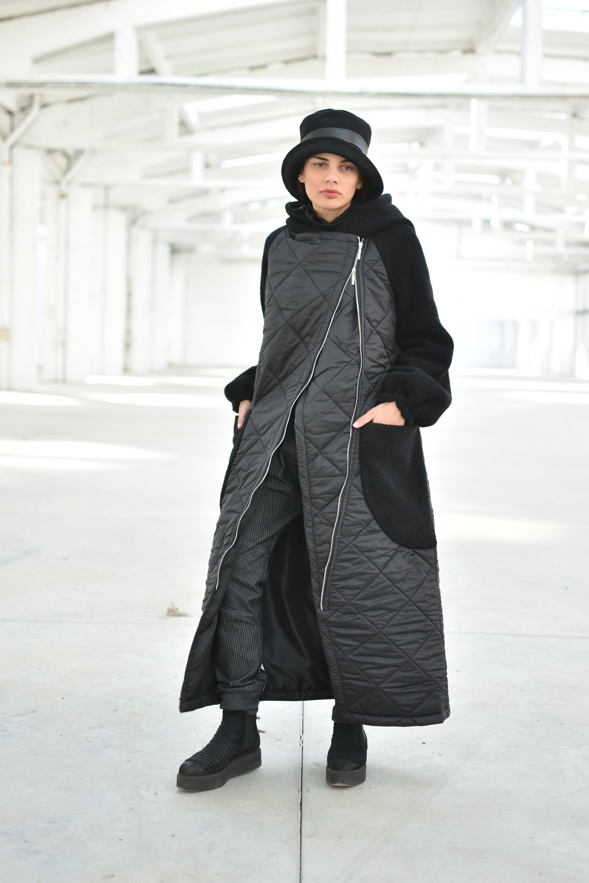 エムエメ　スカート　Front zip lame check coat Black Winter Coat, Cyberpunk Jacket, Avant Garde Outerwear