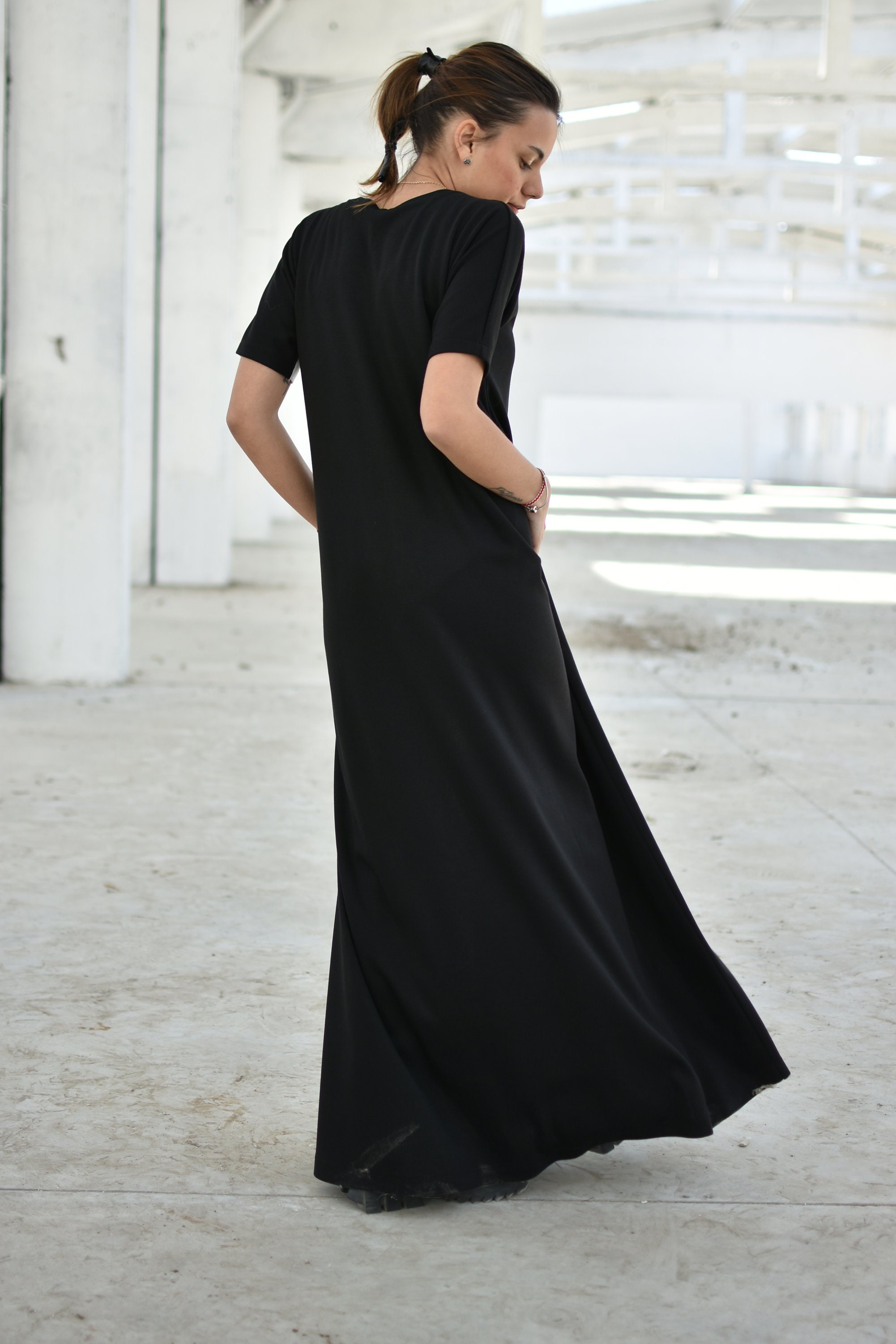 Black and White Color Block Loose Maxi Dress with Pockets and Short Sleeves, Minimalist Oversized Shift Dress for Women, Sizes XS-4XL