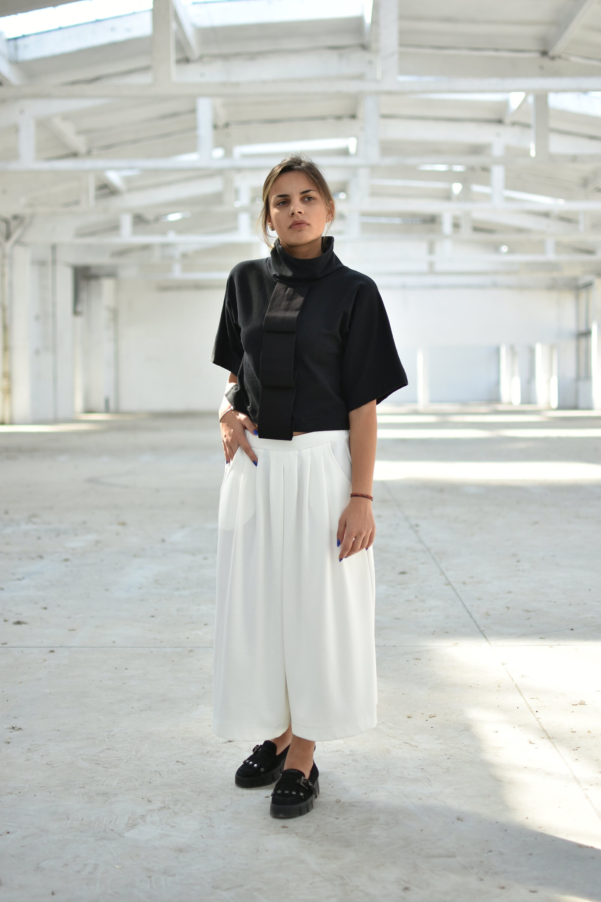 パンツ [MATINKIM]banding capri skirt pants in black BANDING CAPRI SKIRT PANTS IN BLACK – ETA SEOUL