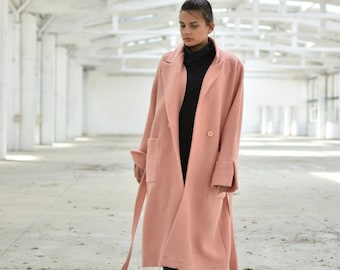 Manteau en laine rose pour femme, Pardessus urbain ample minimaliste, Manteau classique élégant, Manteau rose millénaire, Coatigan ceinturé, Vêtements La Coquette