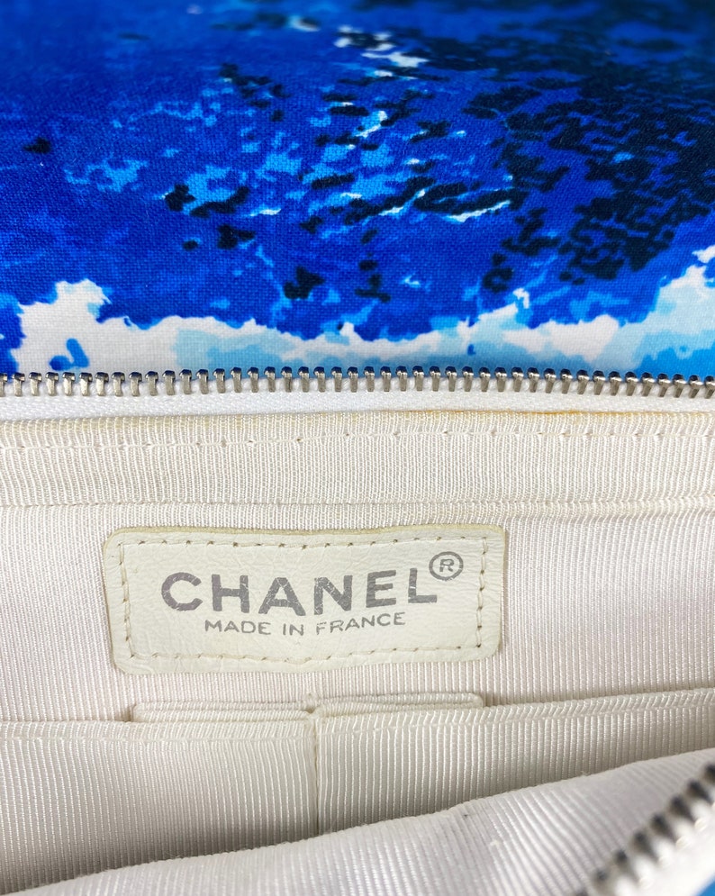 CHANEL Vintage Surf Bag Logo Print Quilted Canvas Flap Handbag image 9