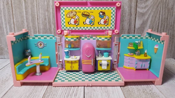 polly pocket kitchen