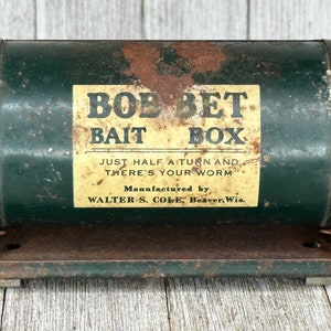 Vintage Bait Box Belt-worn Bait Can Fishing Flies Salmon Flies 