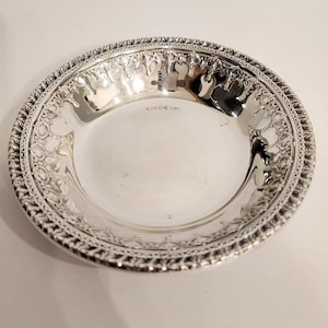 Vintage 6” Reed & Barton Silverplated Bon Bon Bowl #1202 Candy dish