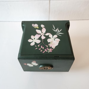 Vintage Floral Music Box: Green Wooden Trinket Box, Plays &#39;Have Yourself a Merry Little Christmas&#39;