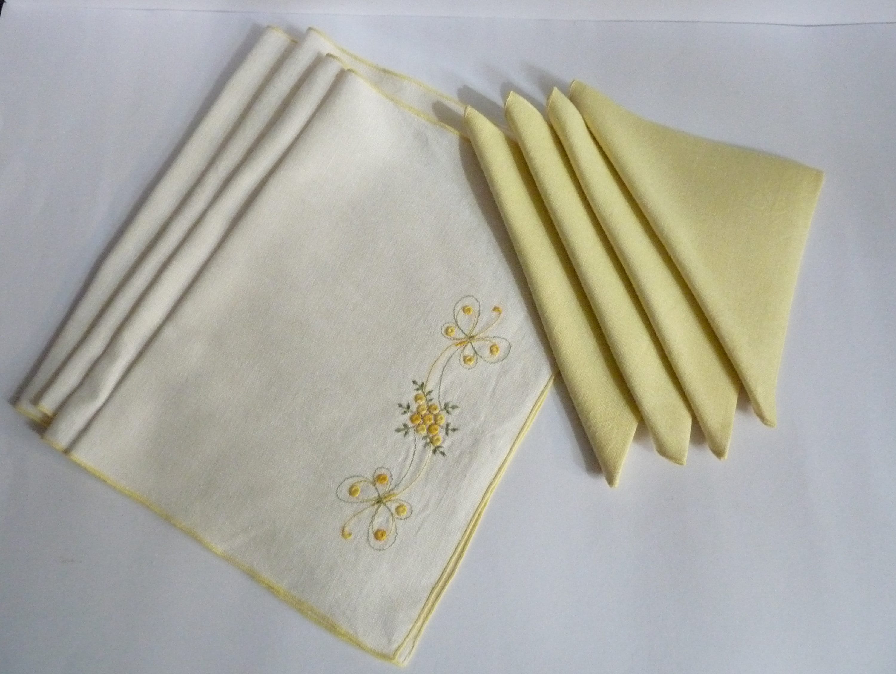 Vintage Set of 4 Placemats and Napkins Embroidered Linen Etsy