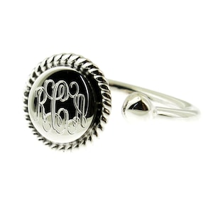 925 Sterling Silver Open Design Monogram Round with Rope Edge Signet Ring with High Polished Band