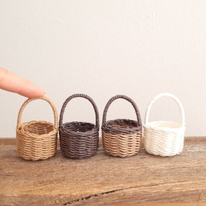 Dollhouse Basket with Handle, Doll Basket, Dollhouse Fruit Basket, Miniature Easter Basket, Doll Flower Basket, Gift for Her, Round Basket