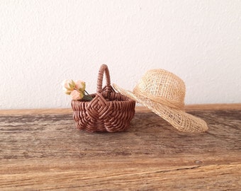 Miniature Wicker Basket with God's Eye, 1:6 scale Romantic Dollhouse Basket, Hand Woven Basket, Dollhouse Garden Flower Basket, Gift for Her