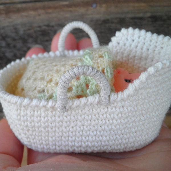 Miniature Moses Basket & Mattress for 2 inch Doll, Miniature Crochet Basket, Miniature Baby Bassinet Basket, Baby Doll Carrier Basket