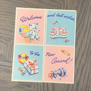 Nieuwe babyaankomst, roze-blauwe vierkantjes met babyspullen en schattig speelgoed, vintage gebruikte wenskaart, vouwen, knutselproject, ~ GC-5 66