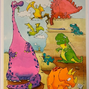 Drôles de dinosaures Autocollants Cartes Poinçon Feuille d’autocollants unique 1984 Cartoon Animaux vintage Autocollants pour enfants ~ 20-01-185