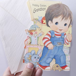 Joyeuses Pâques inutilisées, petit-fils, carte de vœux, garçon avec jouets, carte de forme, enveloppe, papeterie, fête, fourniture, enfants, vintage, ~ M-03-06